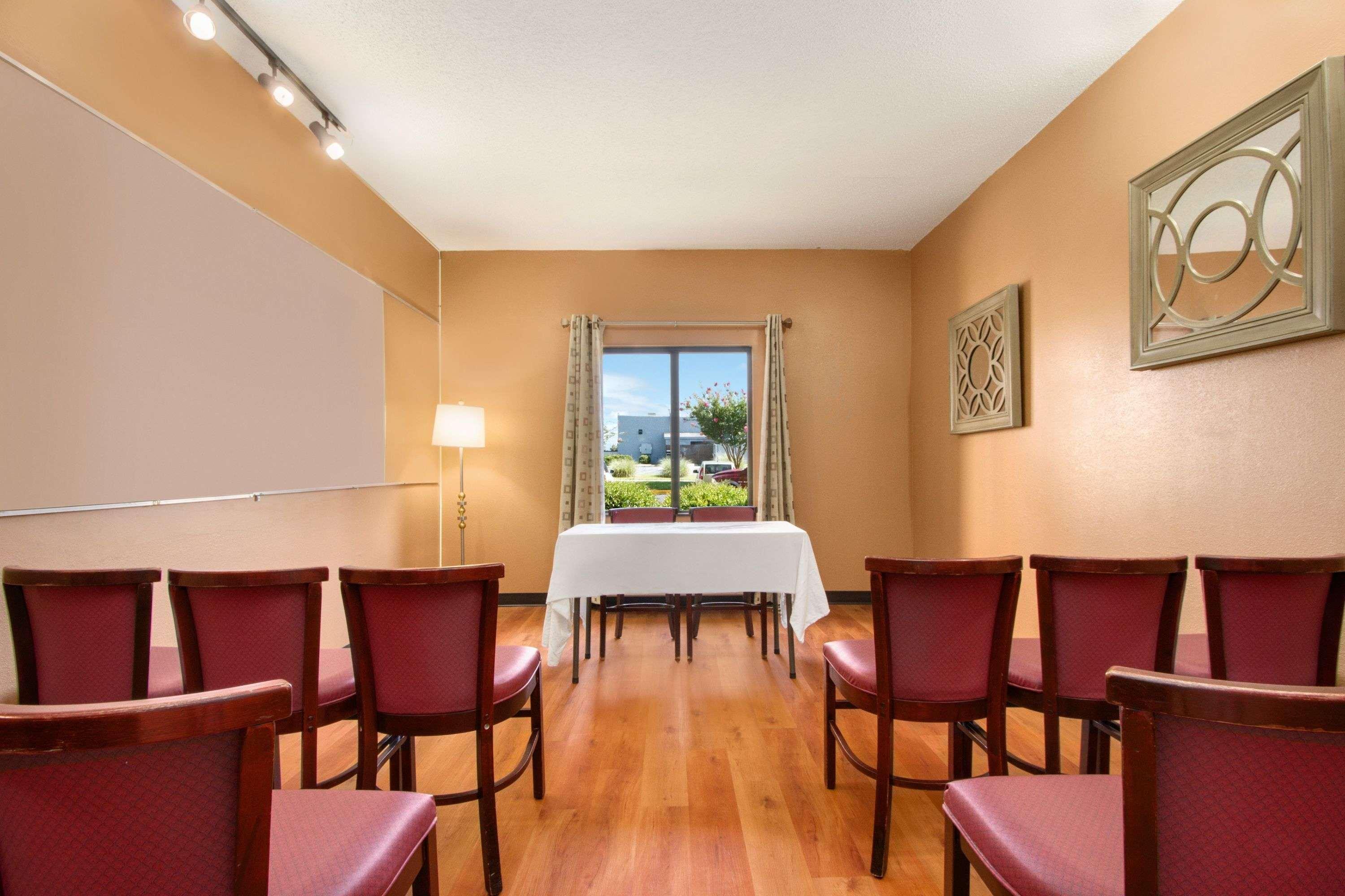 Days By Wyndham Mauldin/greenville Greenville